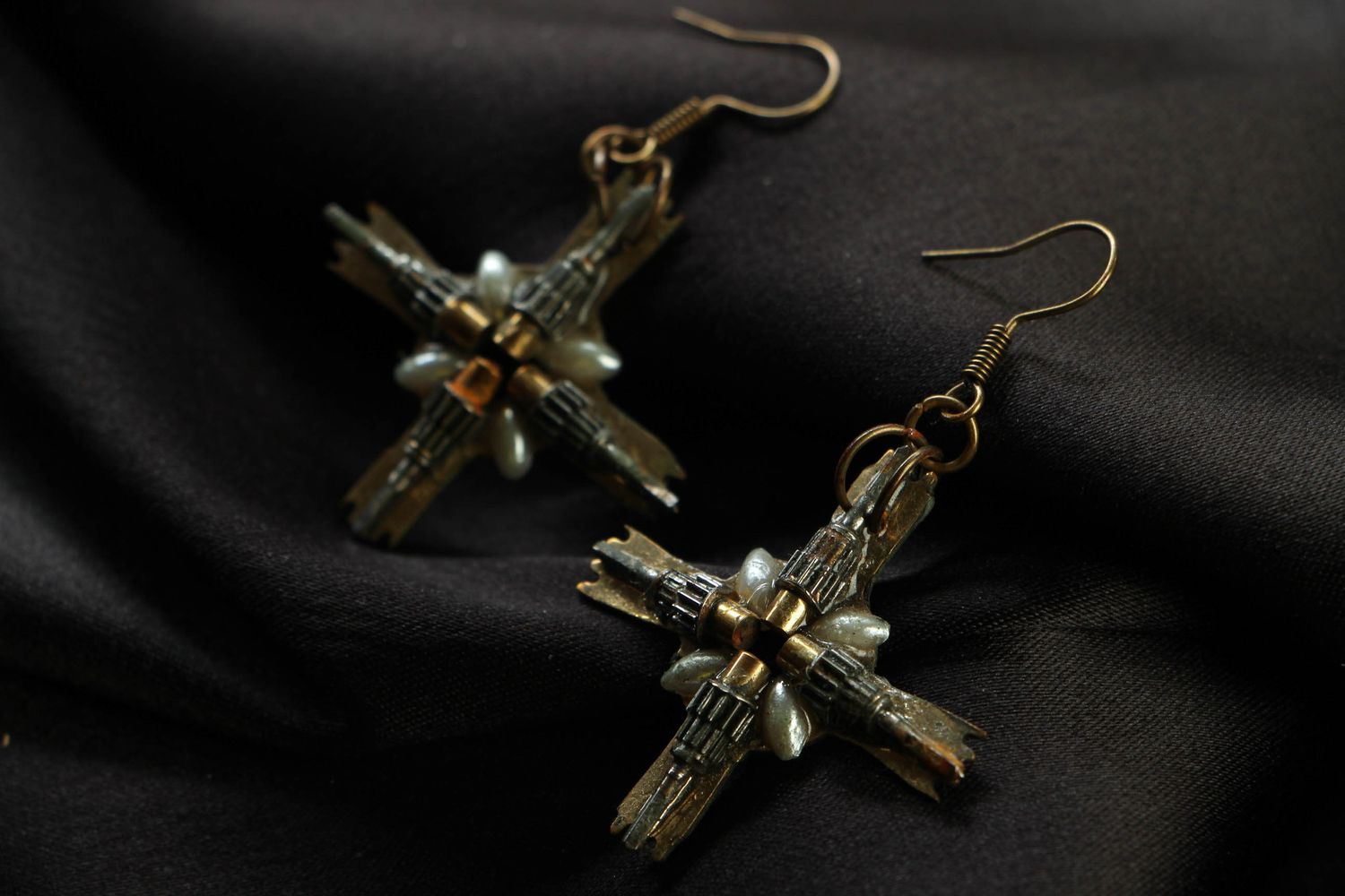 Steampunk metal earrings with gear wheels photo 1