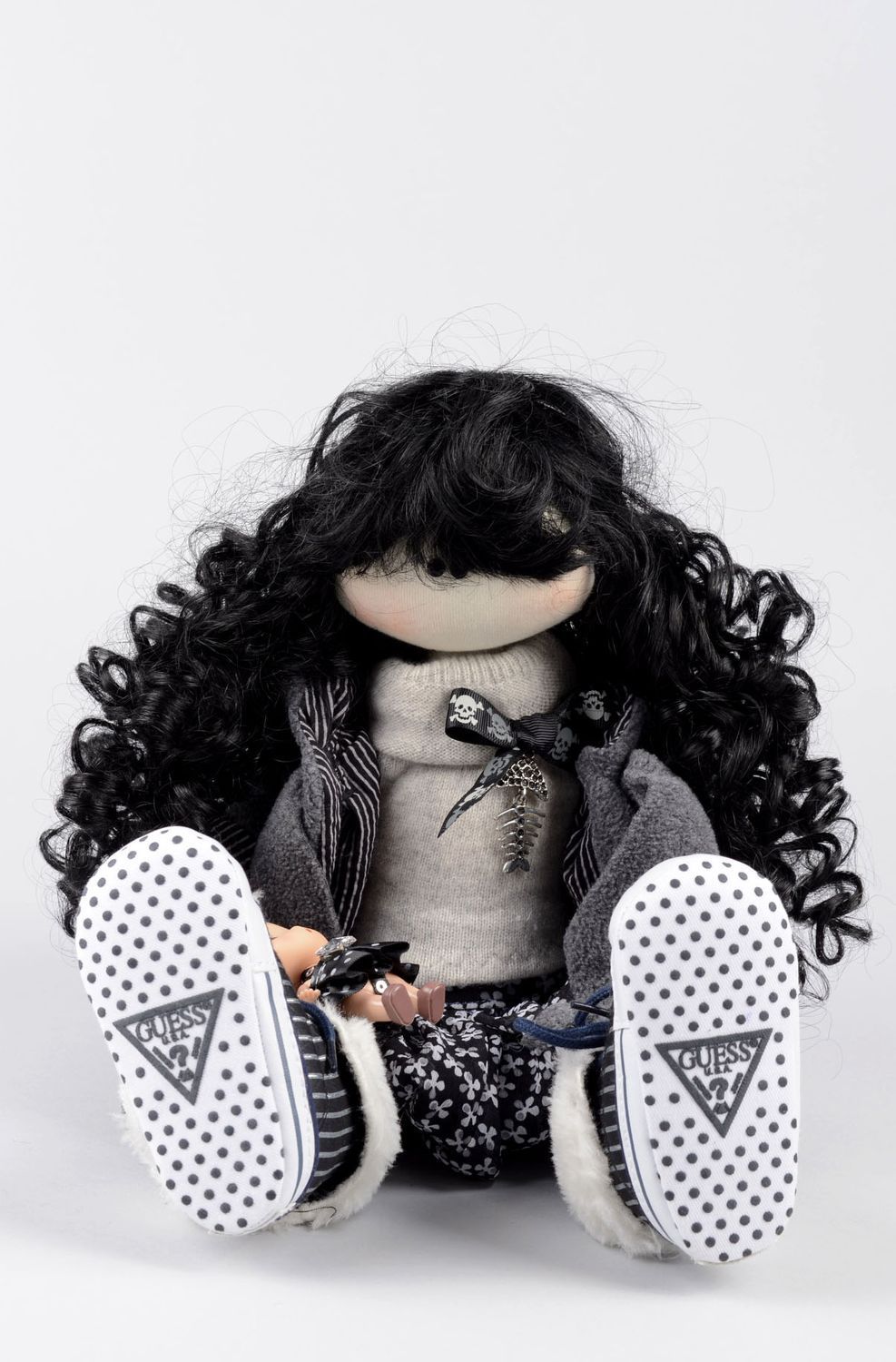 Handmade Designer Puppe Stoff Spielzeug schöne Puppe im schwarzen Kostüm  foto 4