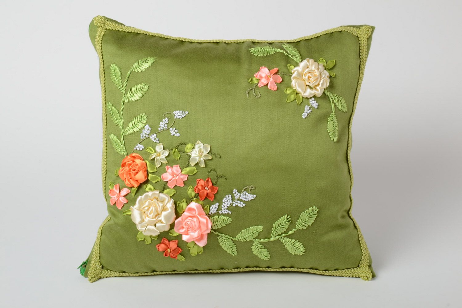 Handmade green pillowcase with satin ribbon embroidery with zipper made of gabardine photo 1