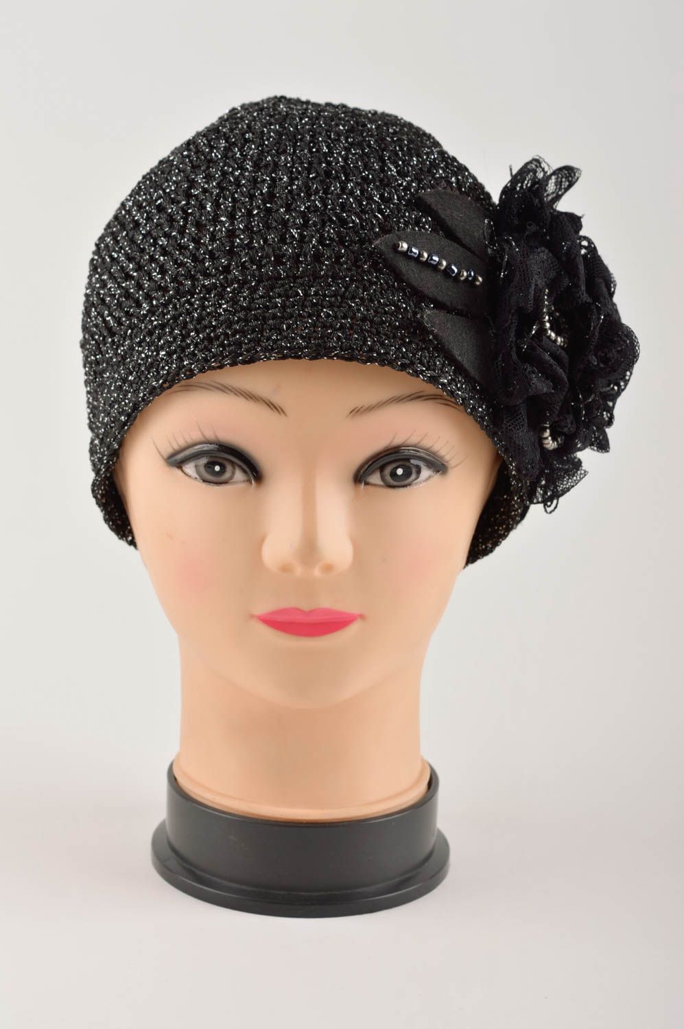 Chapeau tricot fait main Bonnet d'hiver noir fleur Vêtement pour femme original photo 3