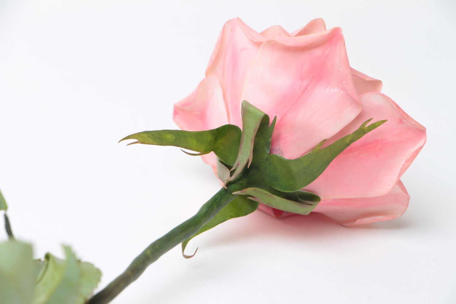 Fleur artificielle en pâte polymère faite main modelée Rose de couleur rose photo 4