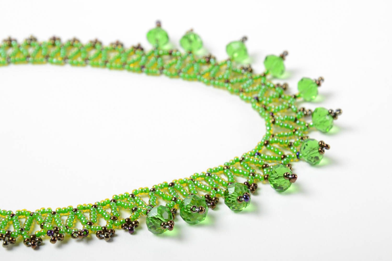 Ожерелье из чешского бисера широкое зеленое авторское красивое ручной работы фото 4