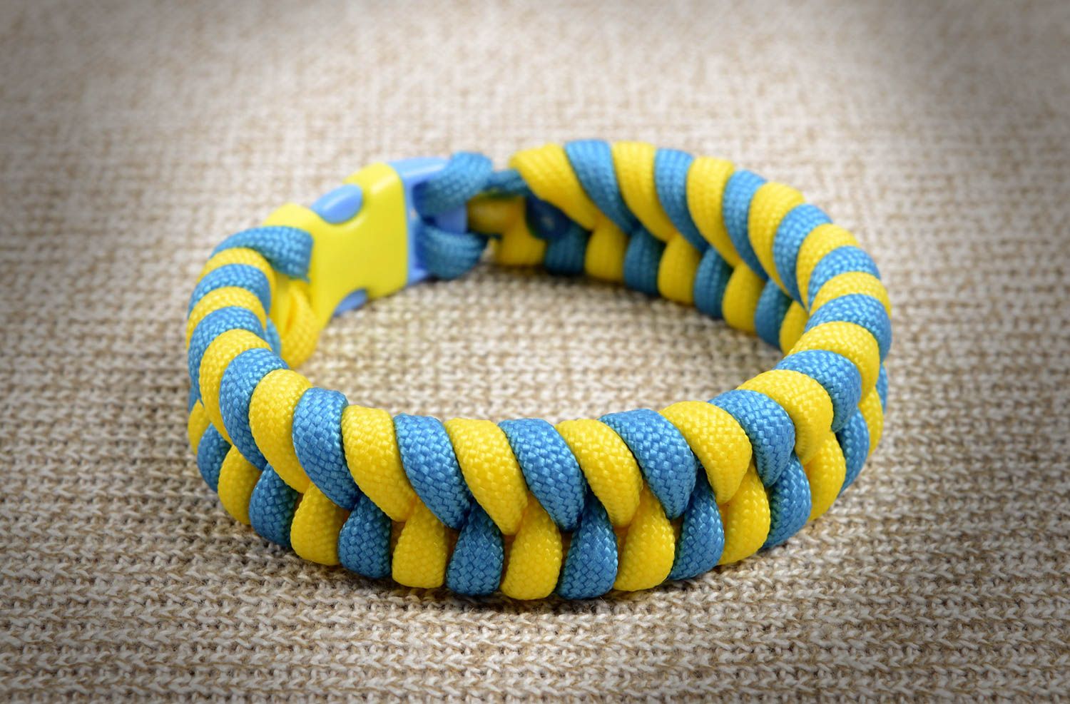 Beautiful handmade woven bracelet paracord bracelet survival tips gift ideas photo 5