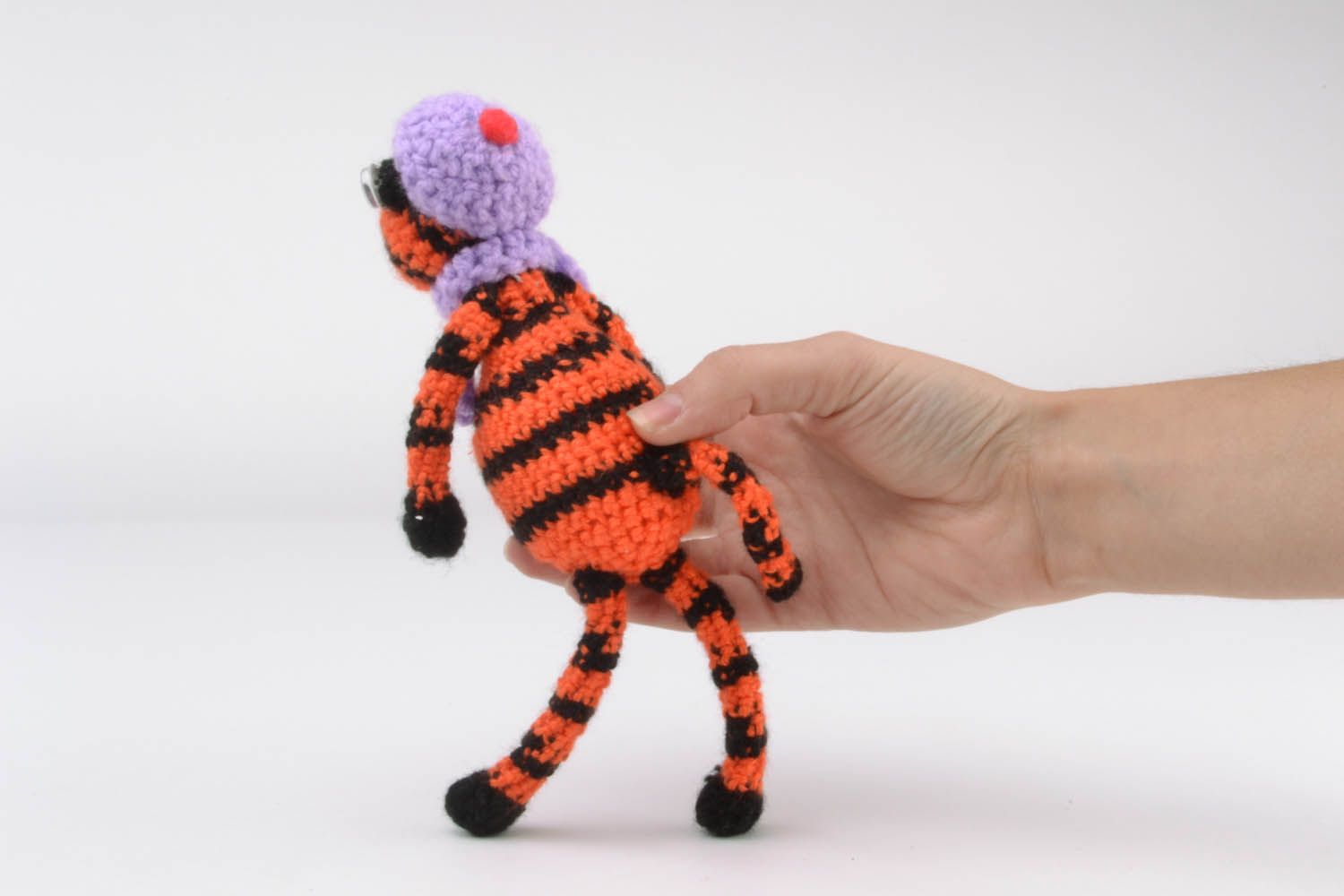 Knitted toy tiger photo 5