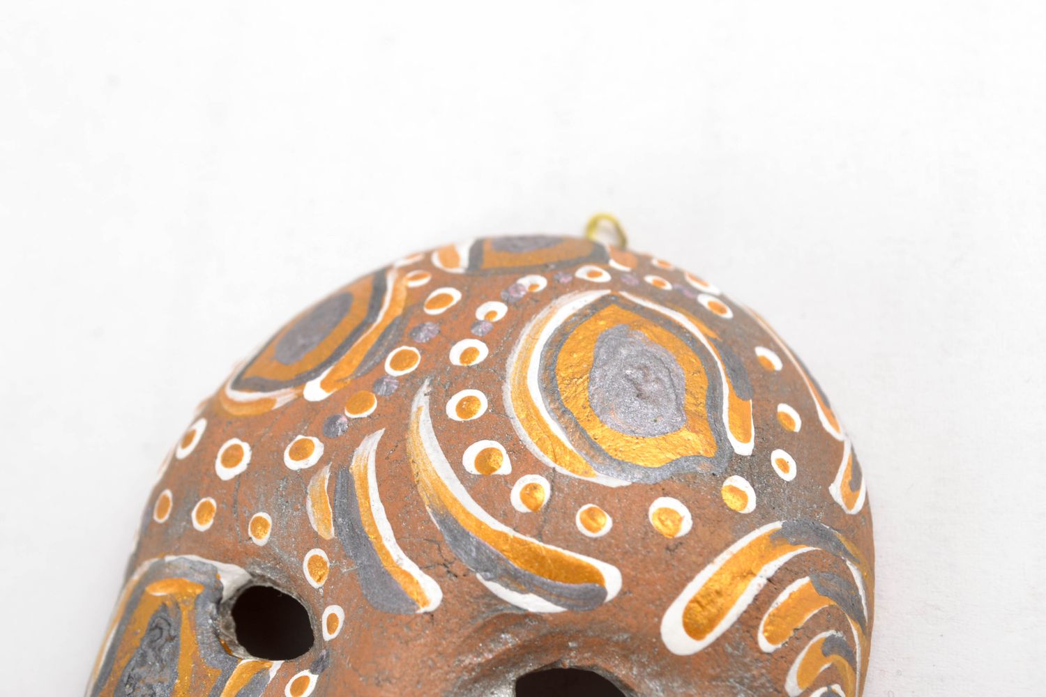 Глиняная интерьерная подвеска карнавальная маска ручная работа  фото 4