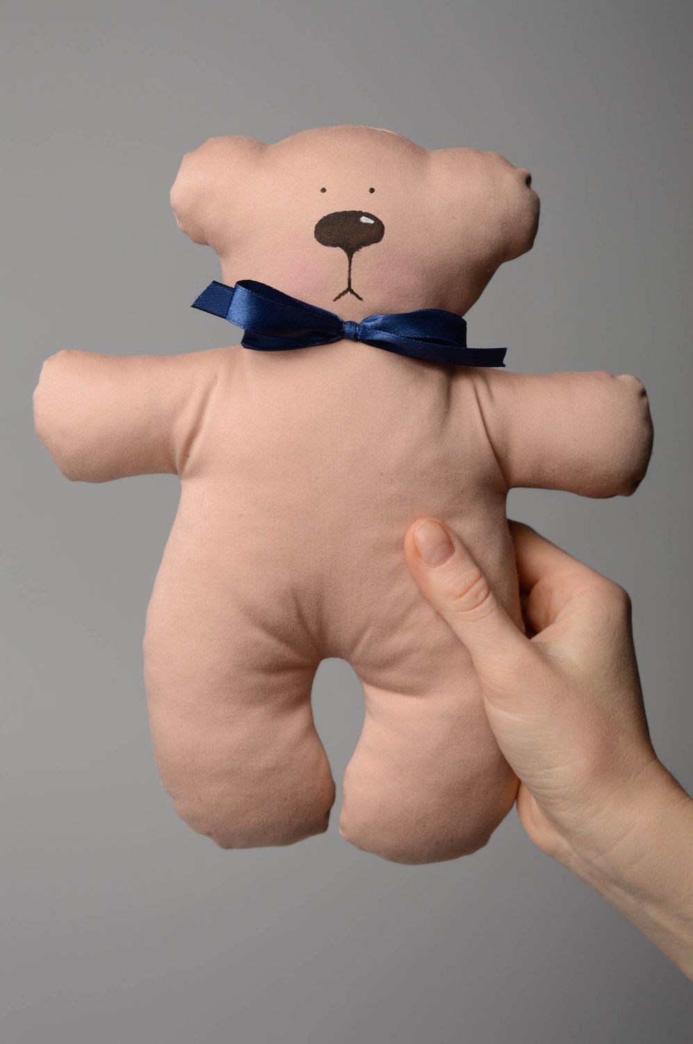 Мягкая игрушка из ткани ручной работы Медведь с ленточкой фото 4