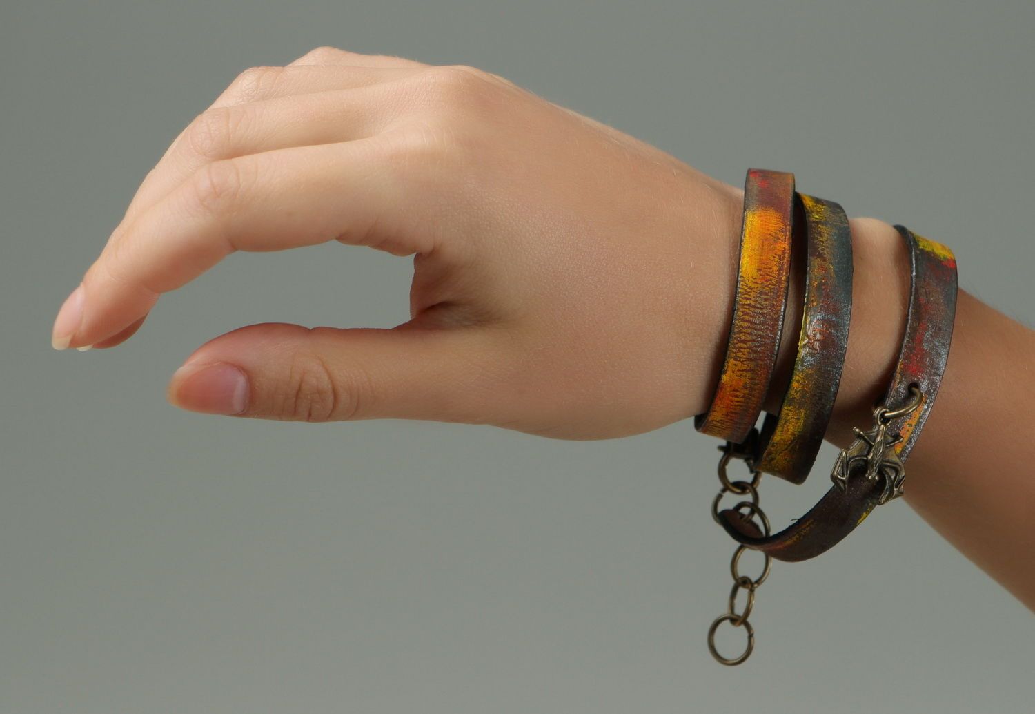 Bracelet en cuir avec pendentif en forme de chauve-souris photo 5