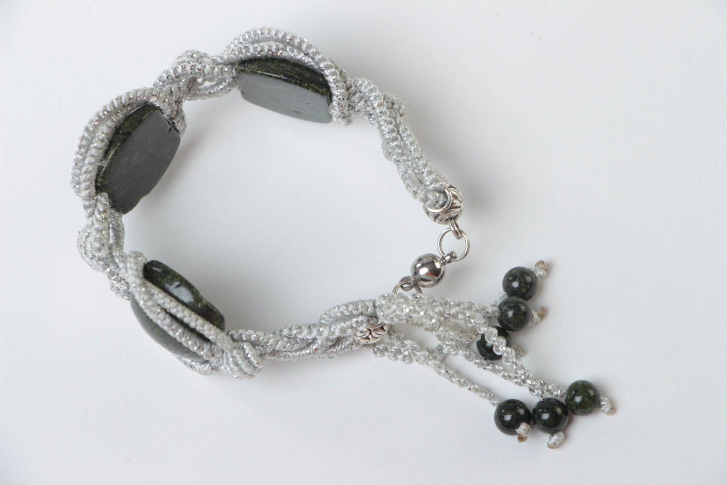 Bracelet gris noir Bijou fait main fils macramé Accessoire femme tendance photo 3