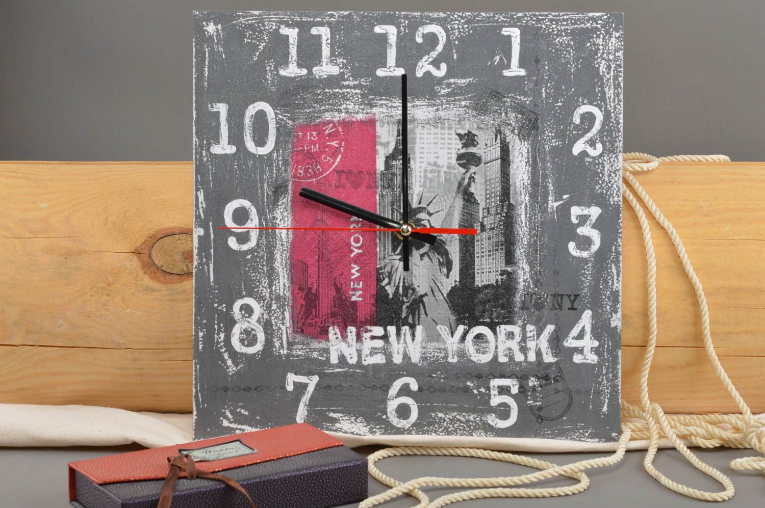 Horloge murale carrée faite main grise serviettage mécanisme silencieux New York photo 1
