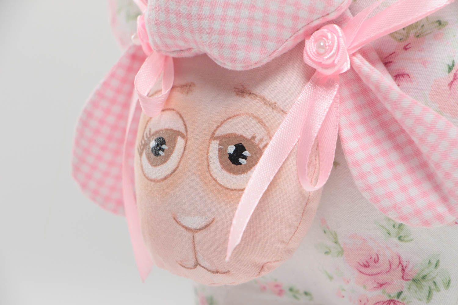 Мягкая игрушка овечка из ткани ручной работы авторская красивая для детей фото 3