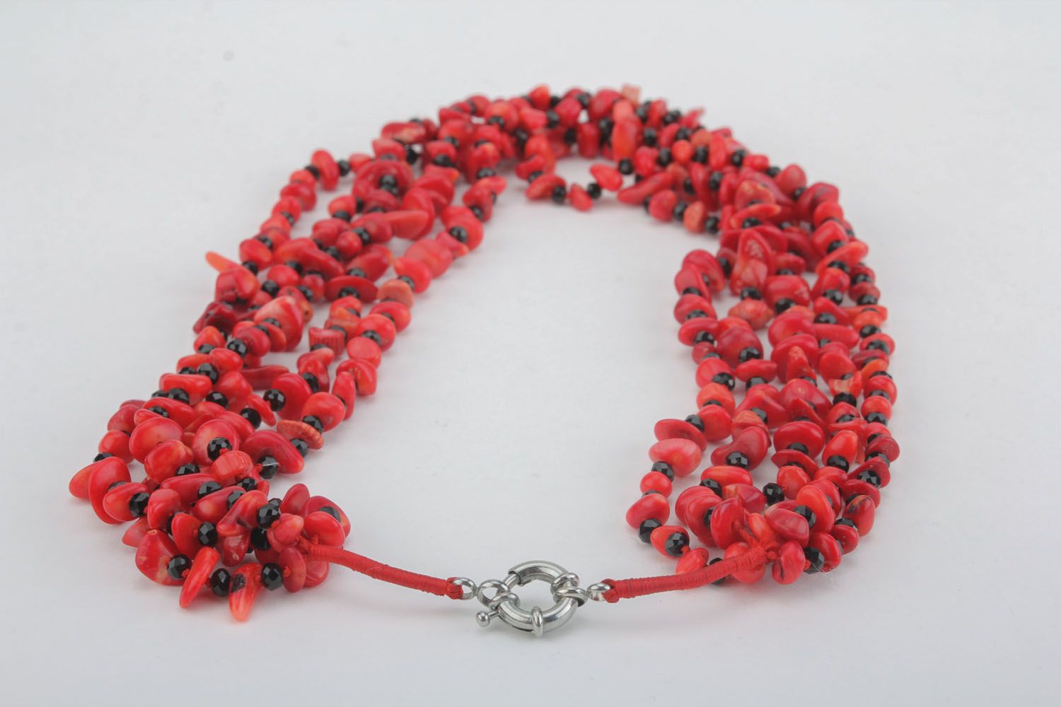 Necklaces with coral photo 2
