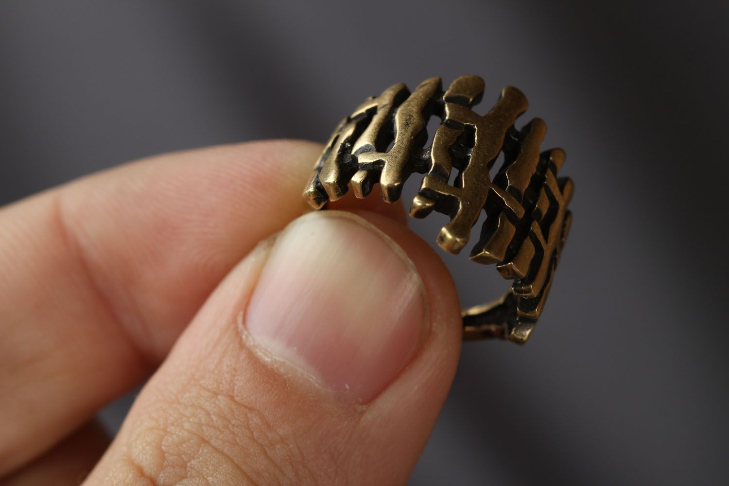 Перстень из бронзы Решетка фото 3