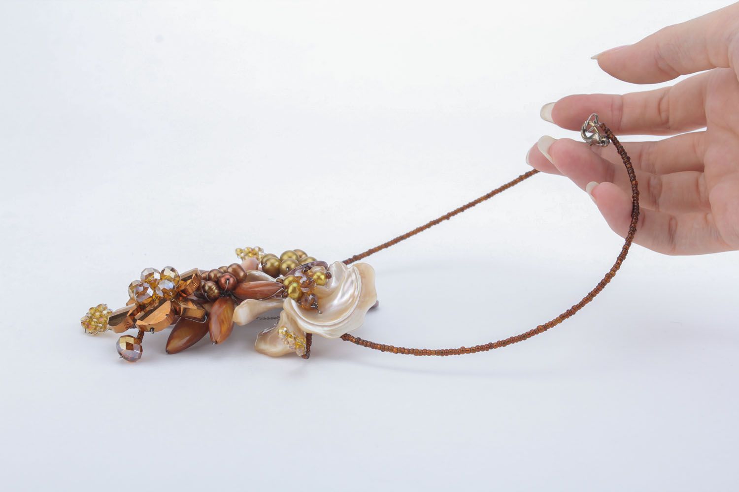Necklace with natural stones and nacre photo 4