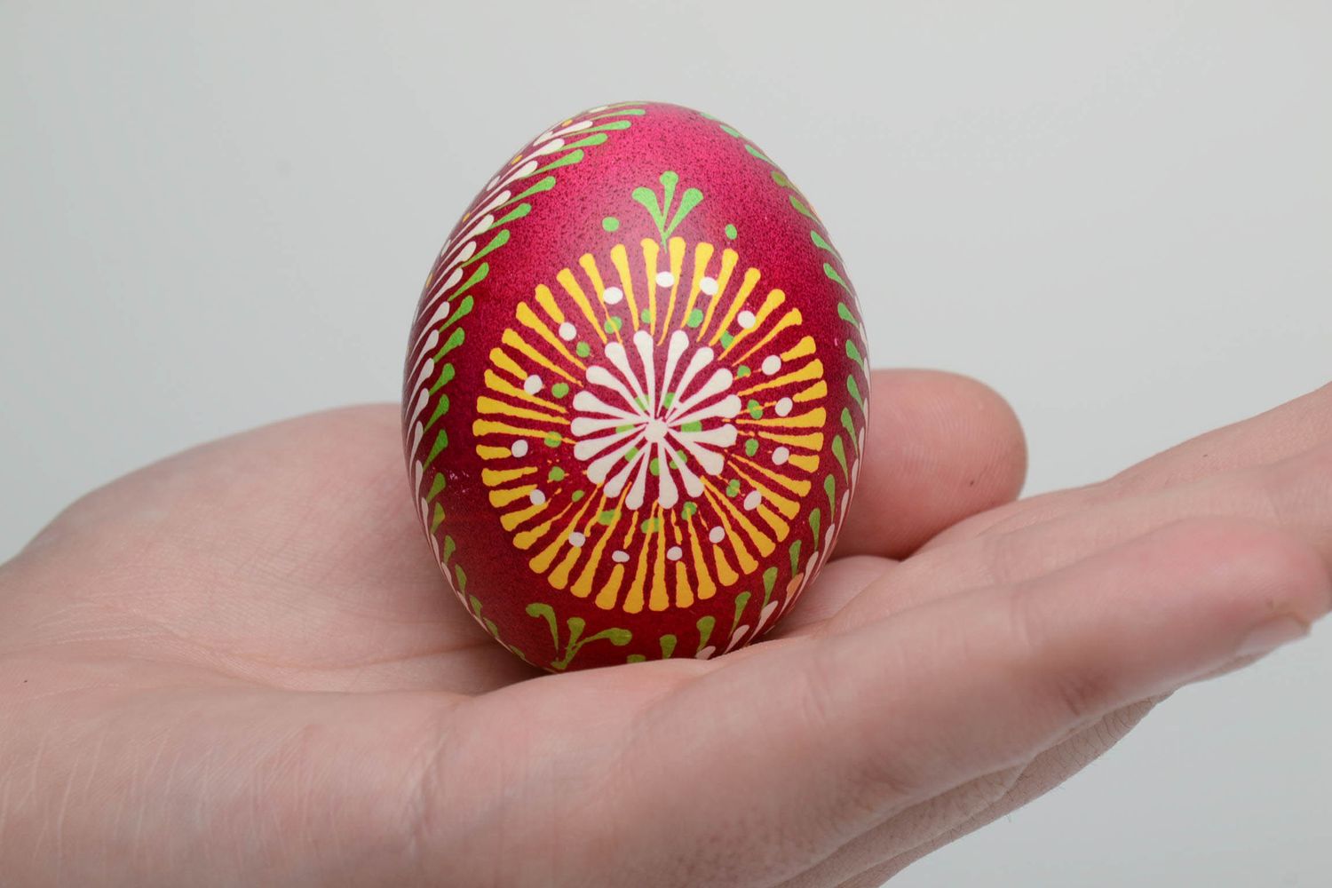 Huevo de pascua con pintura de lemky foto 5