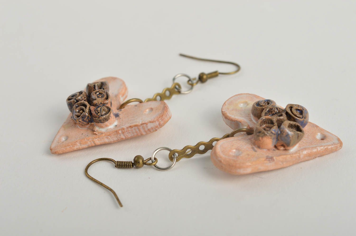 Boucles d'oreilles coeur Bijou fait main en céramique Accessoire femme original photo 4