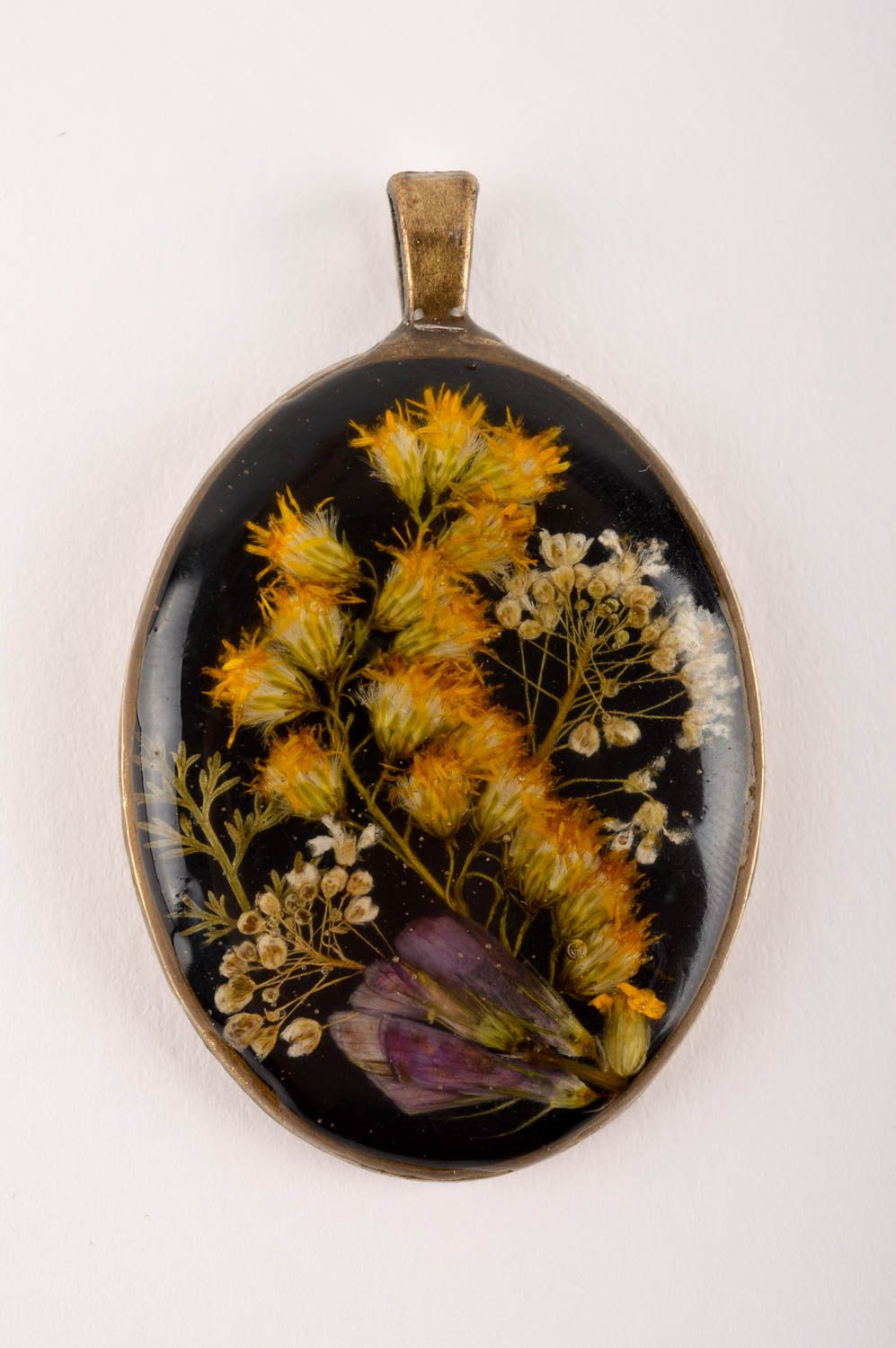 Подвеска на шею кулон ручной работы украшение из эпоксидной смолы цветы фото 2