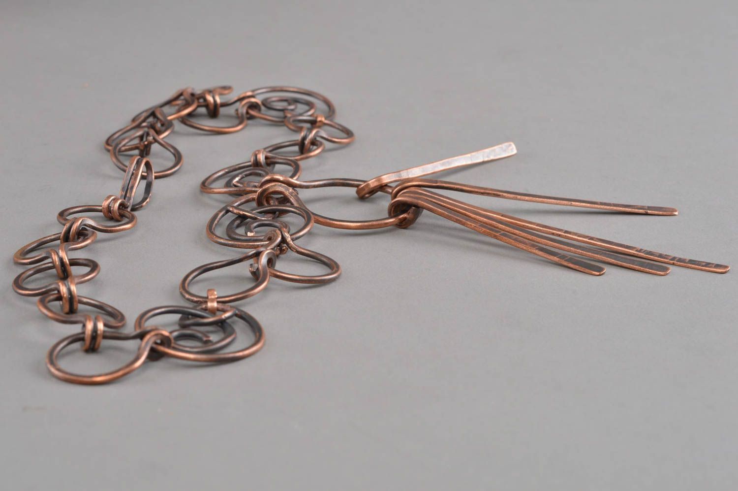 Ungewöhnliche stilvolle schöne handgemachte Halskette aus Kupfer für Frauen foto 4