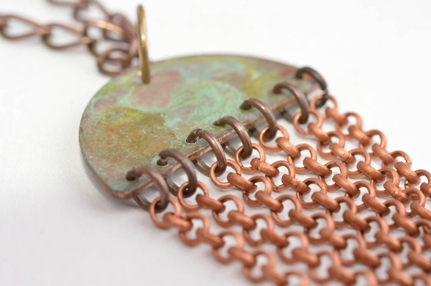 Pendentif métal Bijou fait main cuivre avec chaînes pendantes Accessoire femme photo 5