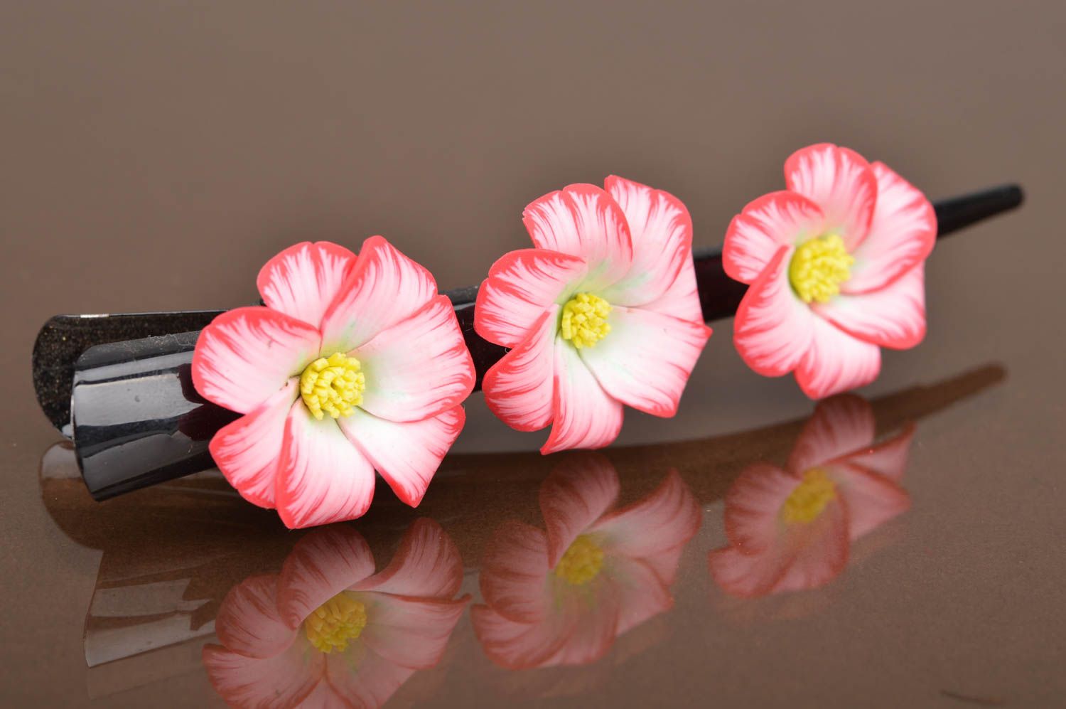 Designer handmade metal hair clip with polymer clay volume pink flowers photo 3