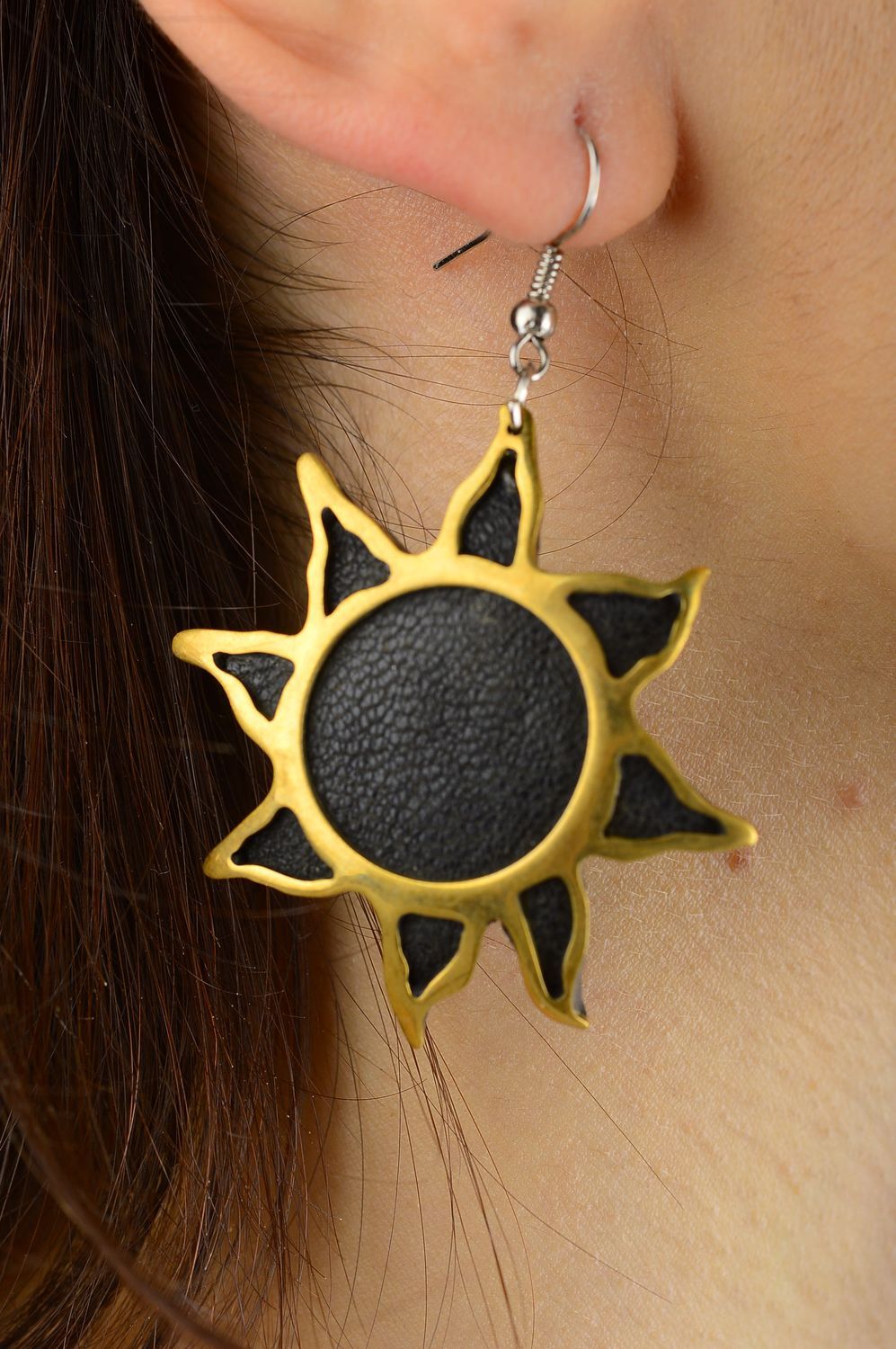 Boucles d'oreilles métal Bijou fait main soleil Accessoire femme design photo 1