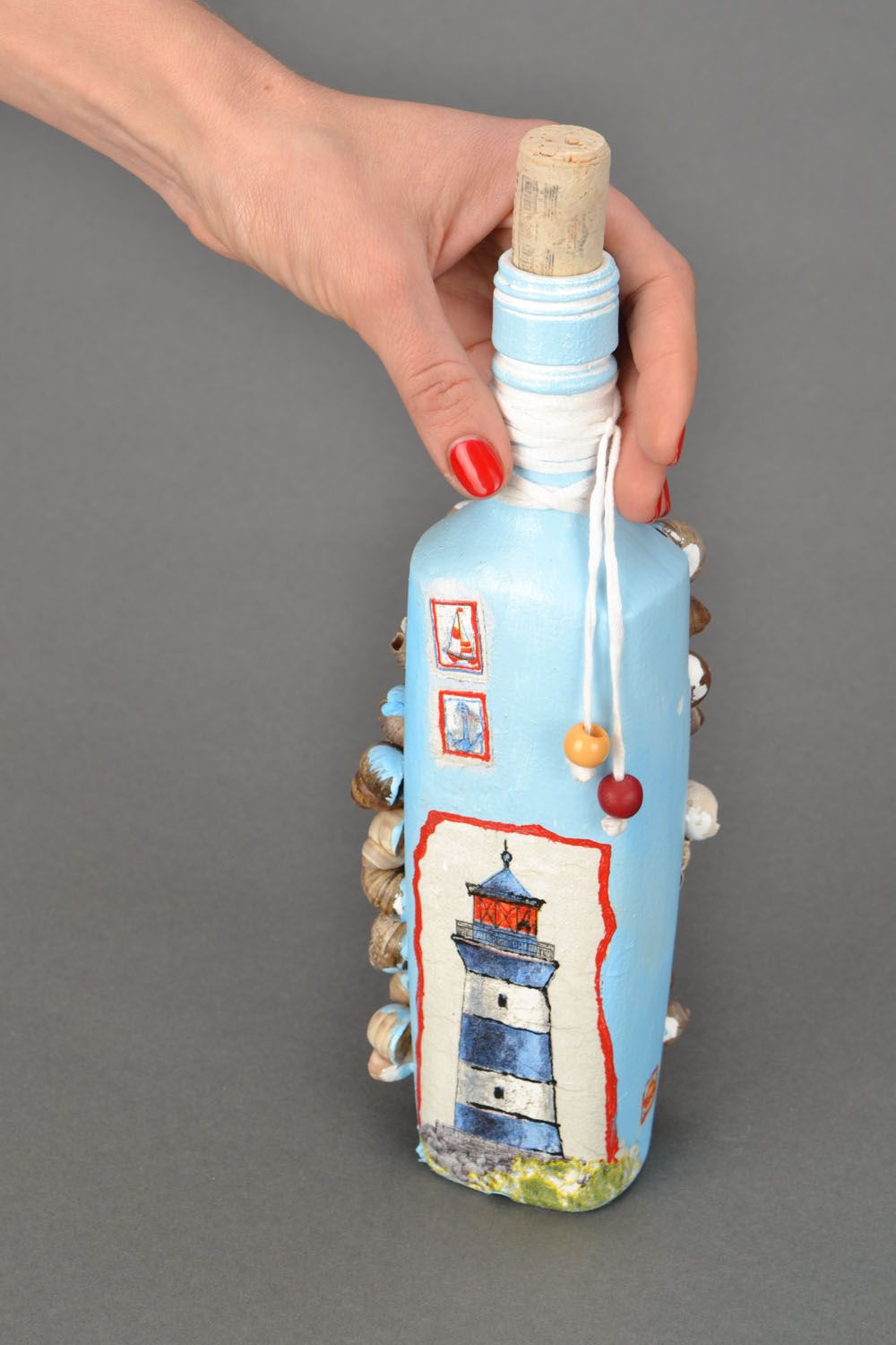 Декоративная бутылка с морскими мотивами фото 2