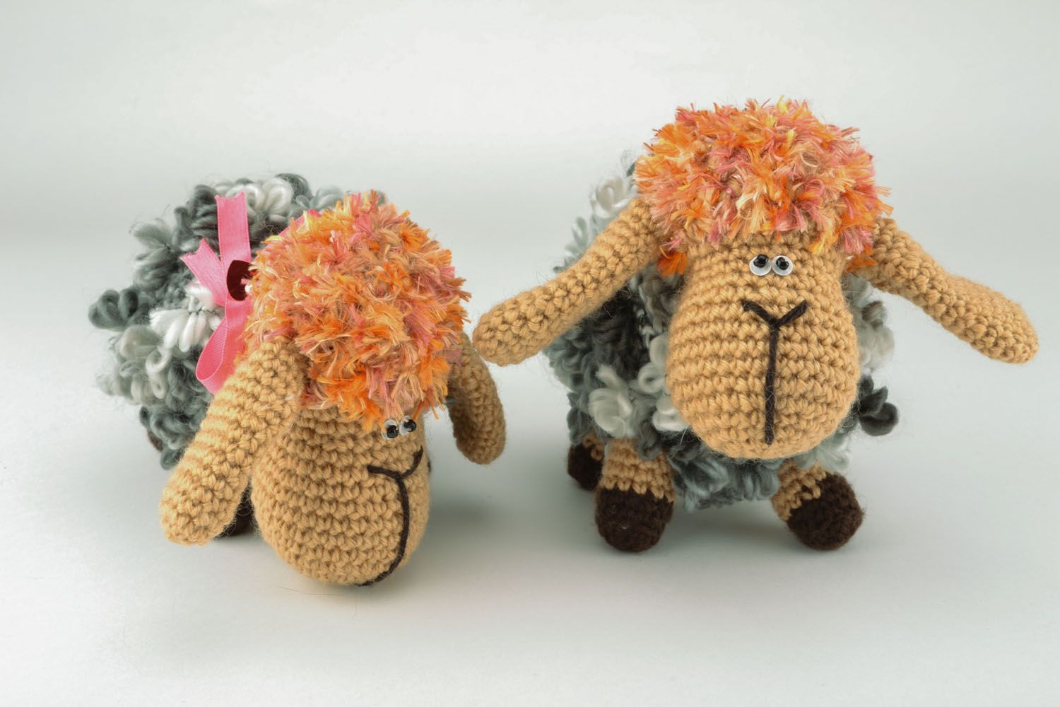 Giocattoli a maglia fatti a mano pupazzi morbidi da bambini 2 pezzi pecorelle
 foto 2