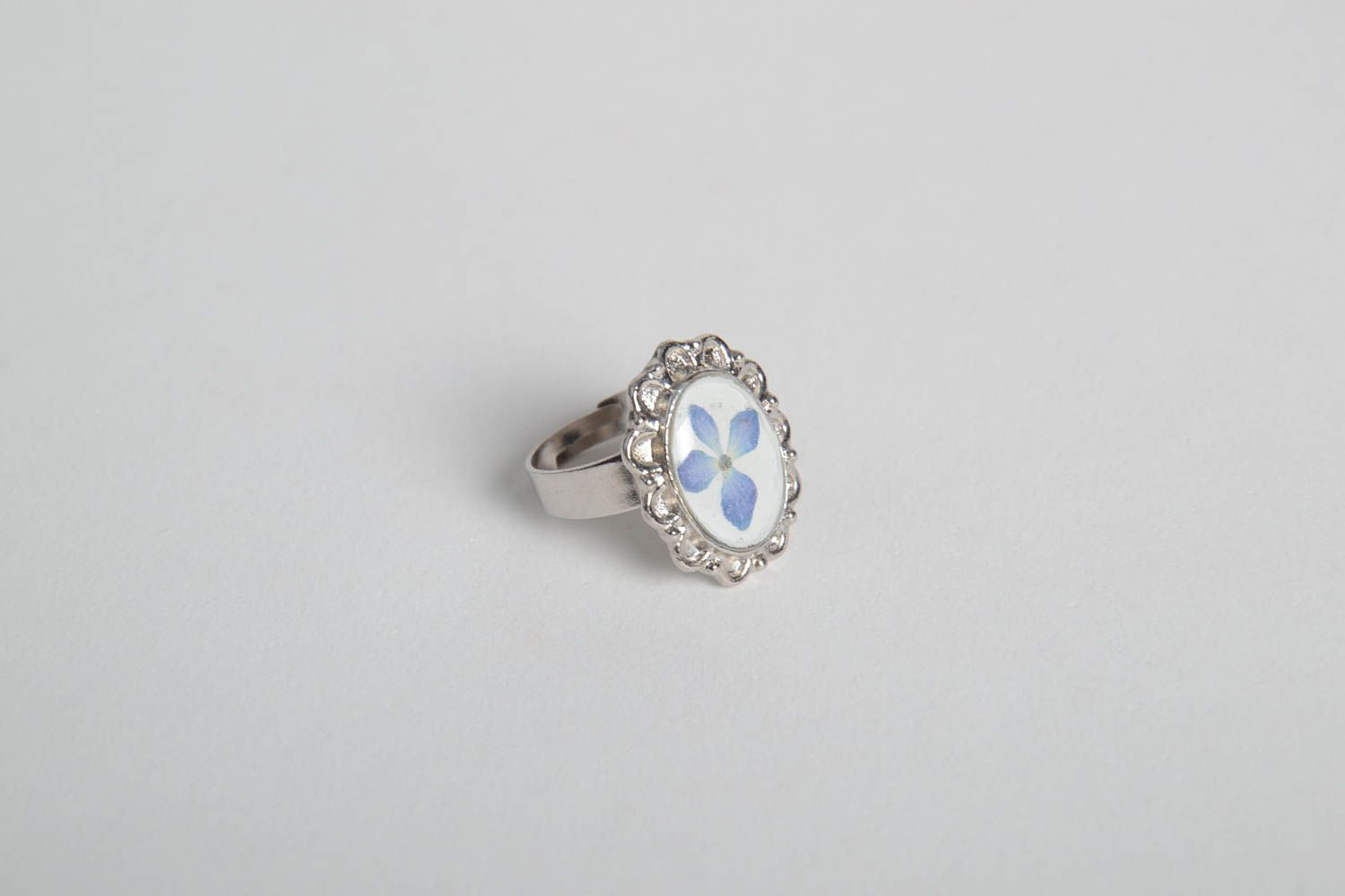 Красивое кольцо с гортензией кольцо ручной работы кольцо из эпоксидной смолы фото 3