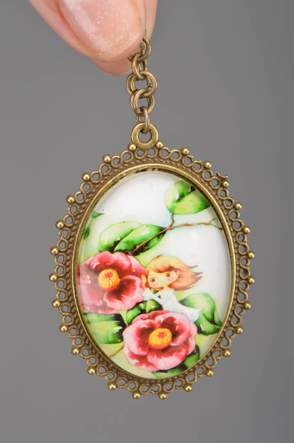 Beautiful oval handmade designer vintage pendant on long metal chain for girls photo 3