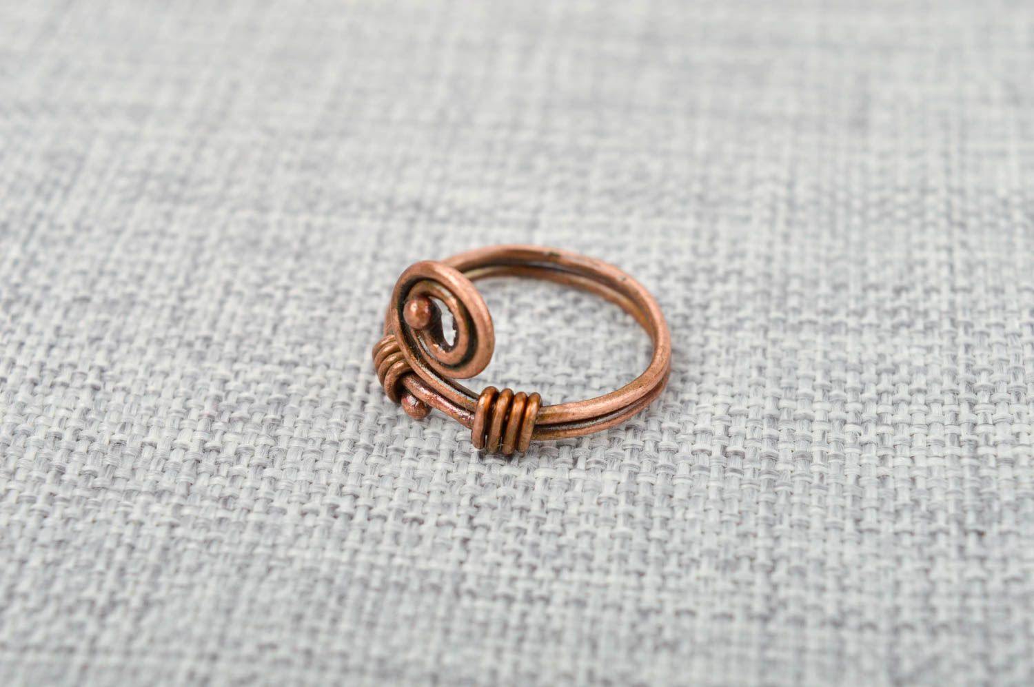 Кольцо ручной работы металлическое кольцо украшение из меди авторское  фото 2