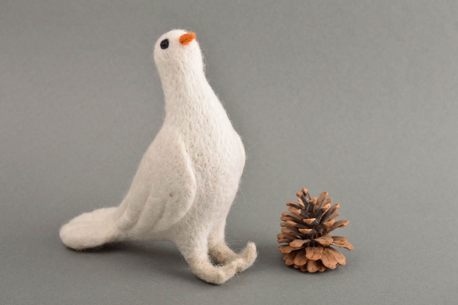 Weißes Kuscheltier Taube handmade Spielzeug aus Wolle Geschenk für Kinder foto 1
