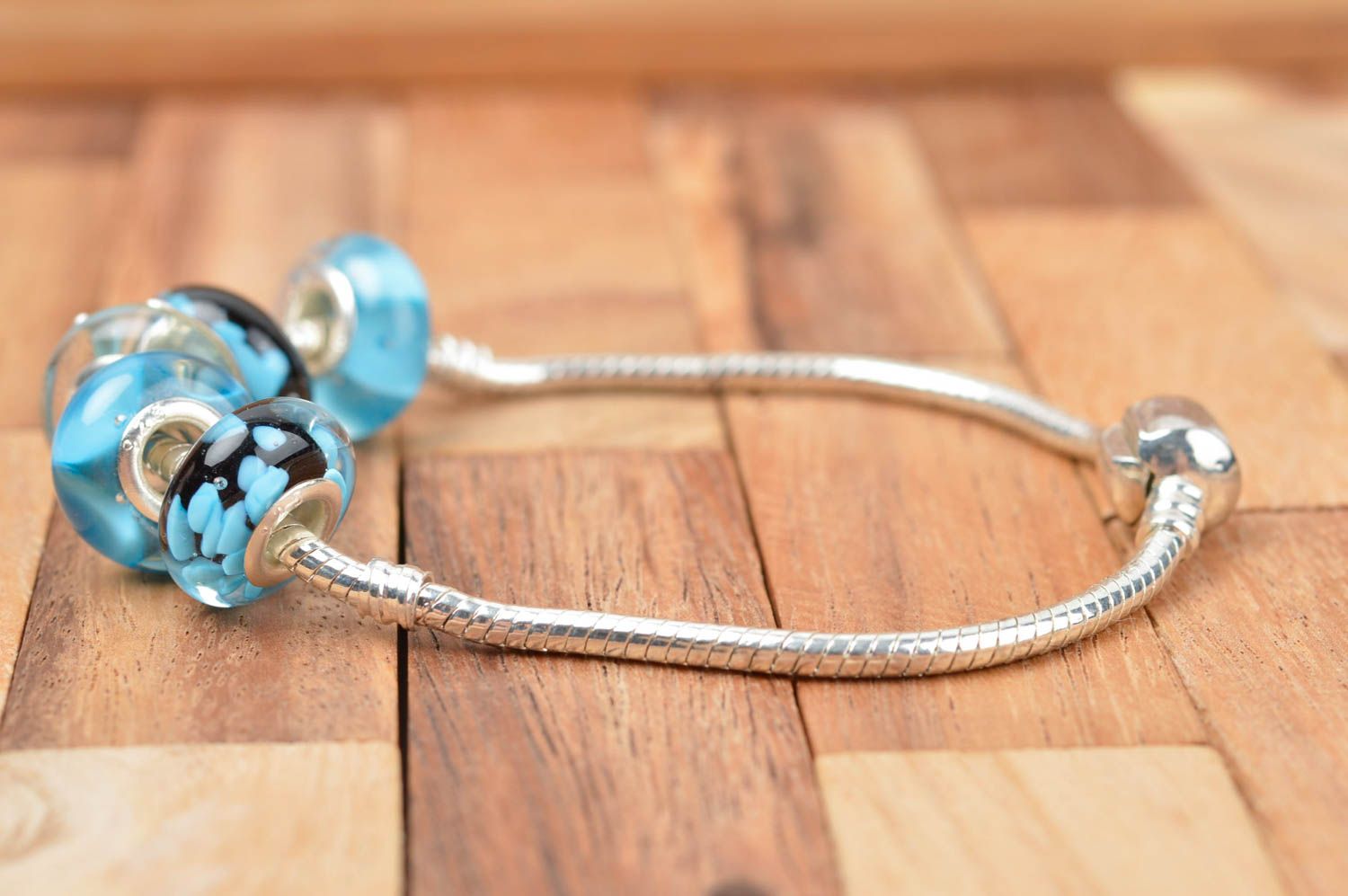 Bracelet en perles de verre Bijou fait main bleu lampwork Cadeau pour femme photo 2
