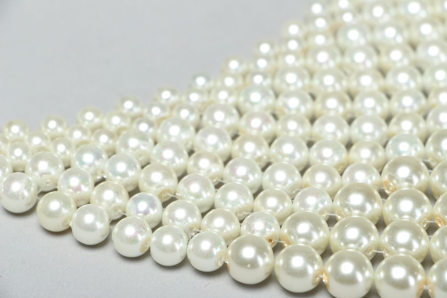 Collar de perlas artificiales hecho a mano foto 2