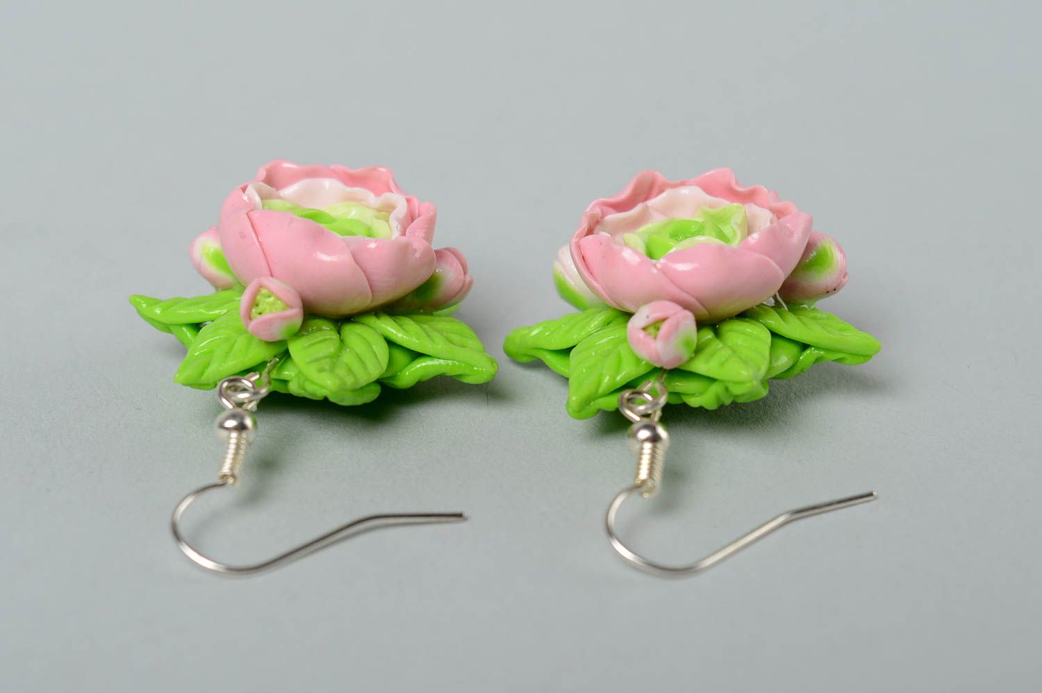 Boucles d'oreilles Bijoux faits main pâte polymère rose feuilles Cadeau femme photo 3