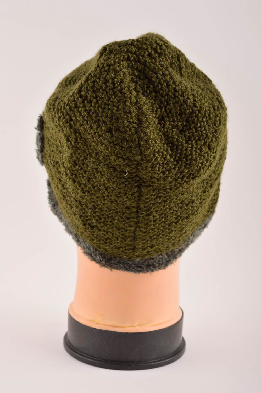 Вязаная шапка ручной работы шапка вязаная крючком зеленая зимняя шапка  фото 4