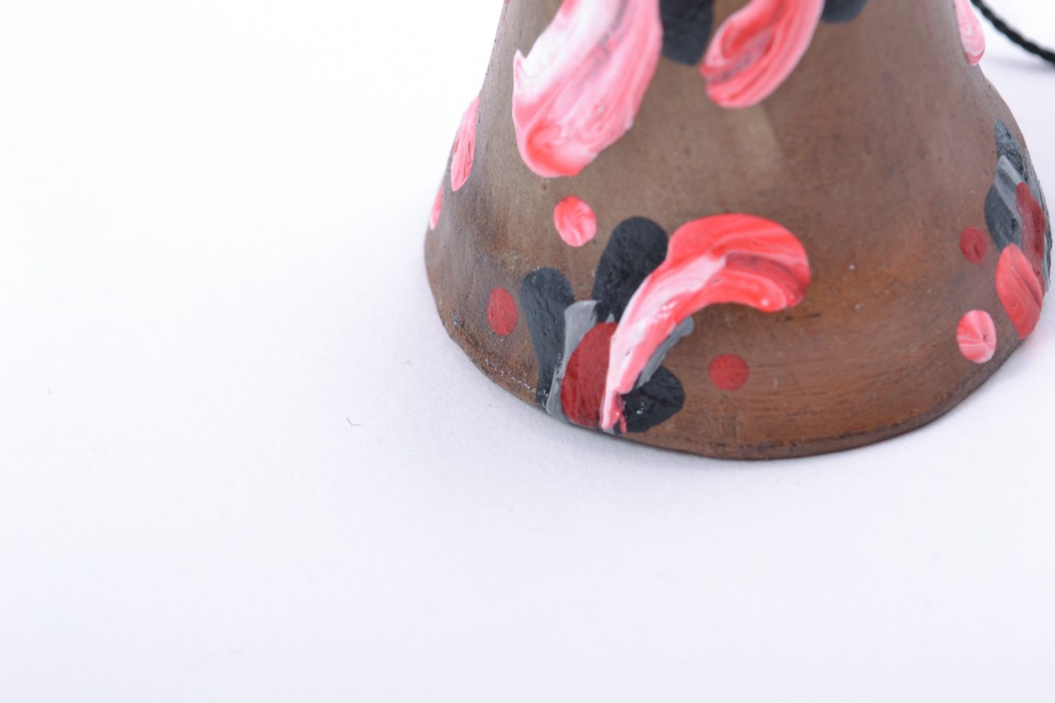 Petite clochette décorative à suspendre en céramique peinte faite main  photo 5