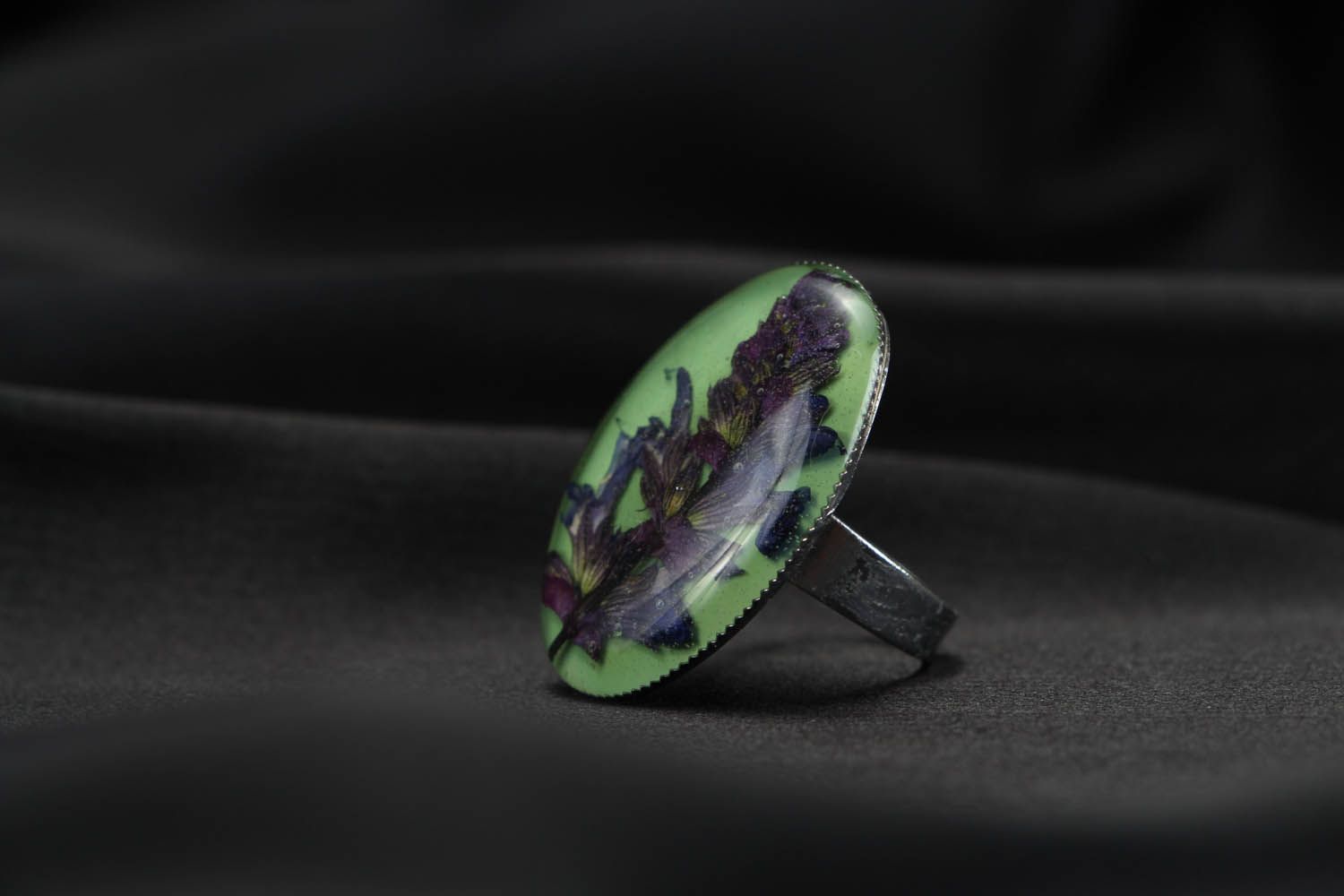 Seal ring with real field flower photo 3