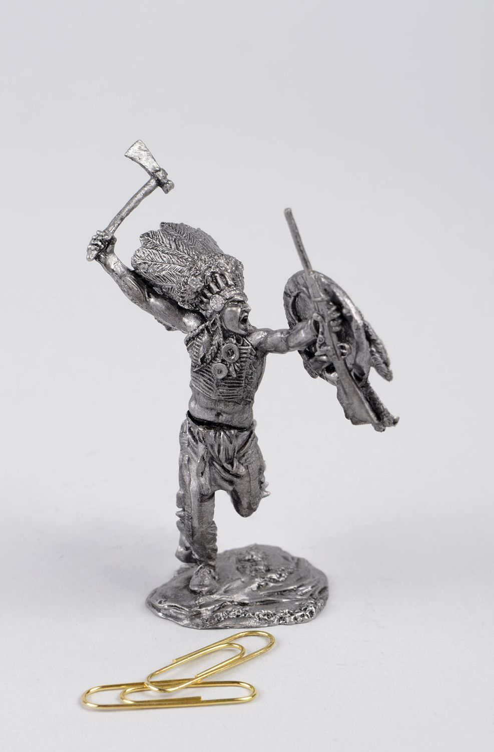Статуэтка из олова ручной работы фигурка из олова сувенирная статуэтка индеец фото 4