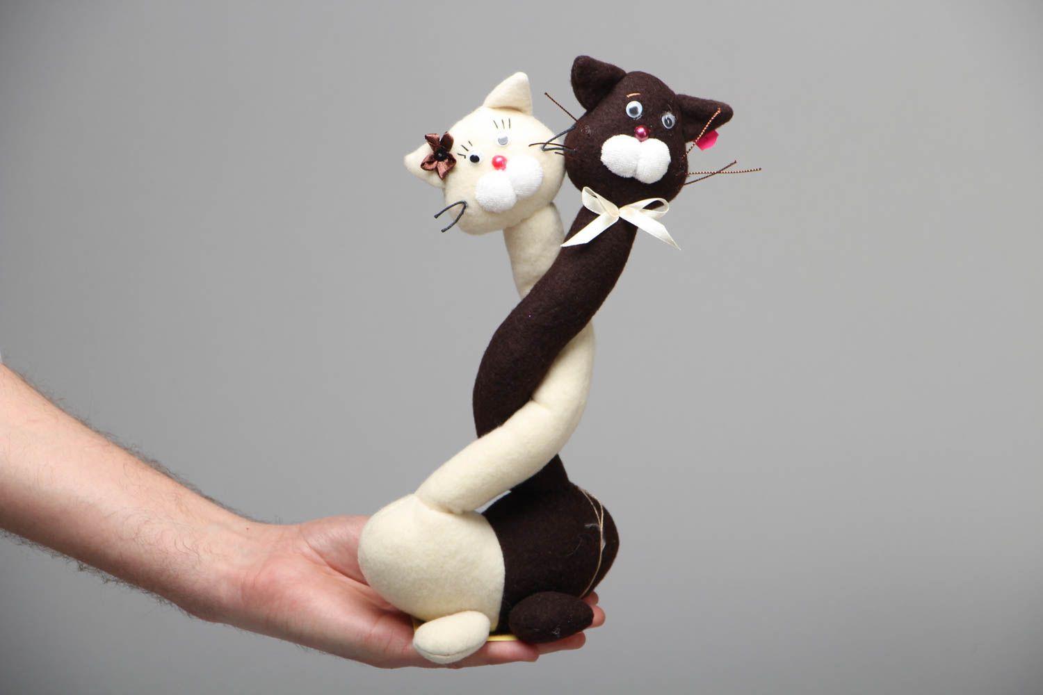 Оригинальная авторская игрушка из флиса Влюбленные коты фото 4