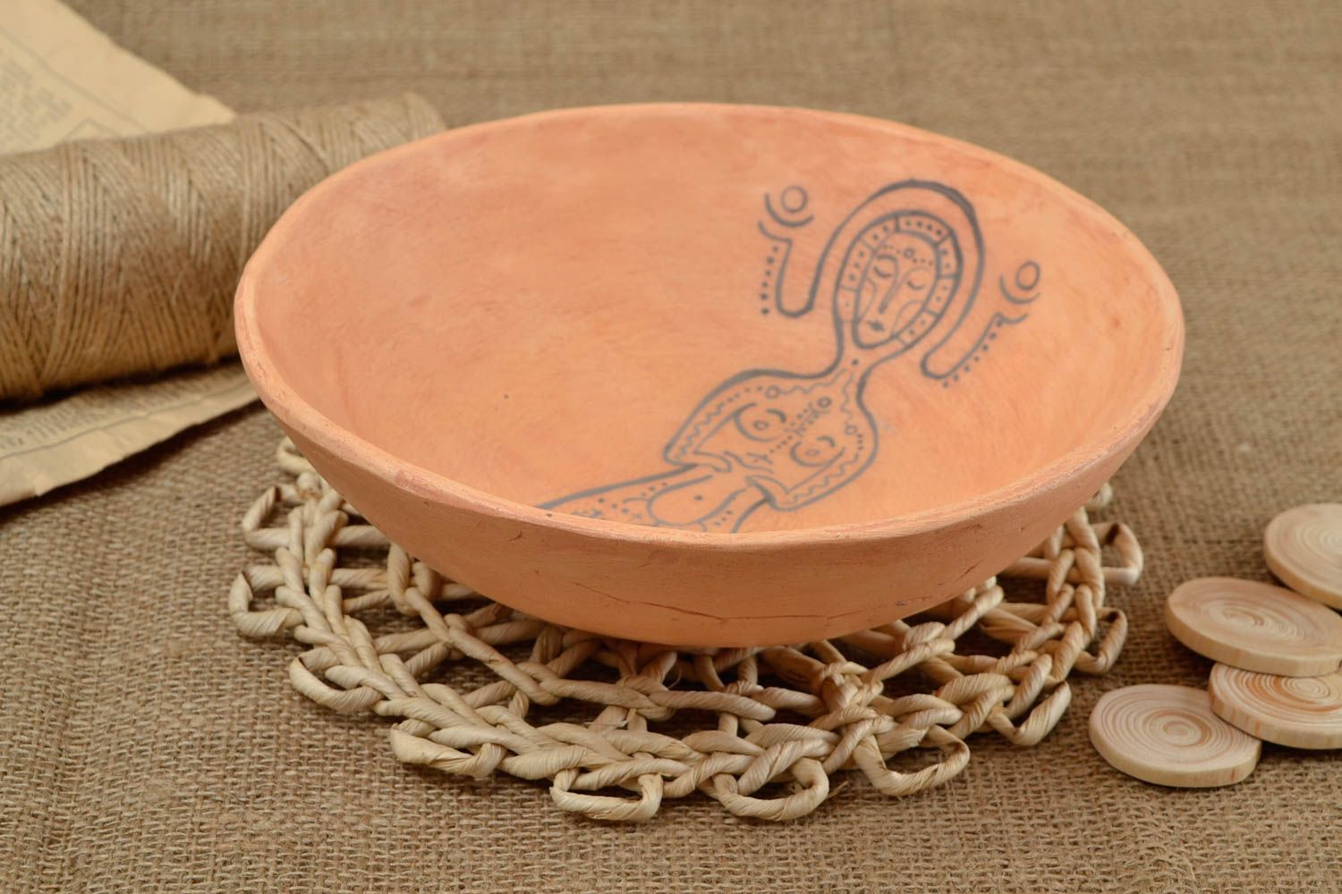 Керамическая тарелка ручной работы глиняная посуда расписная тарелка Дева фото 1