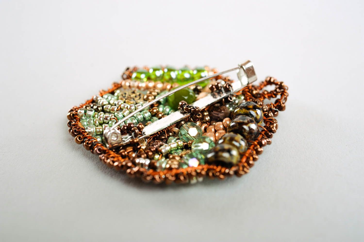 Spilla di perline ceche fatta a mano accessori originali d'autore pesce carino
 foto 3