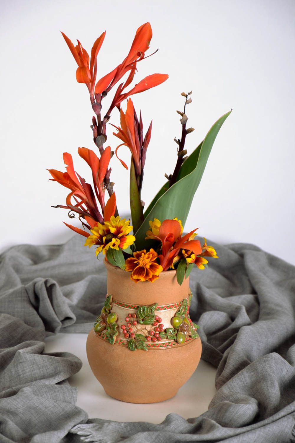 6 inches handmade village-style terracotta flower vase ceramic water jug 1,5 lb photo 1