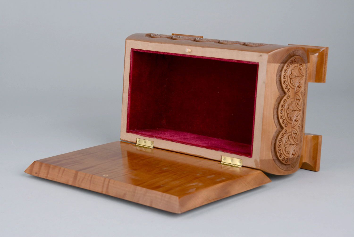 Wooden big box with carving photo 2