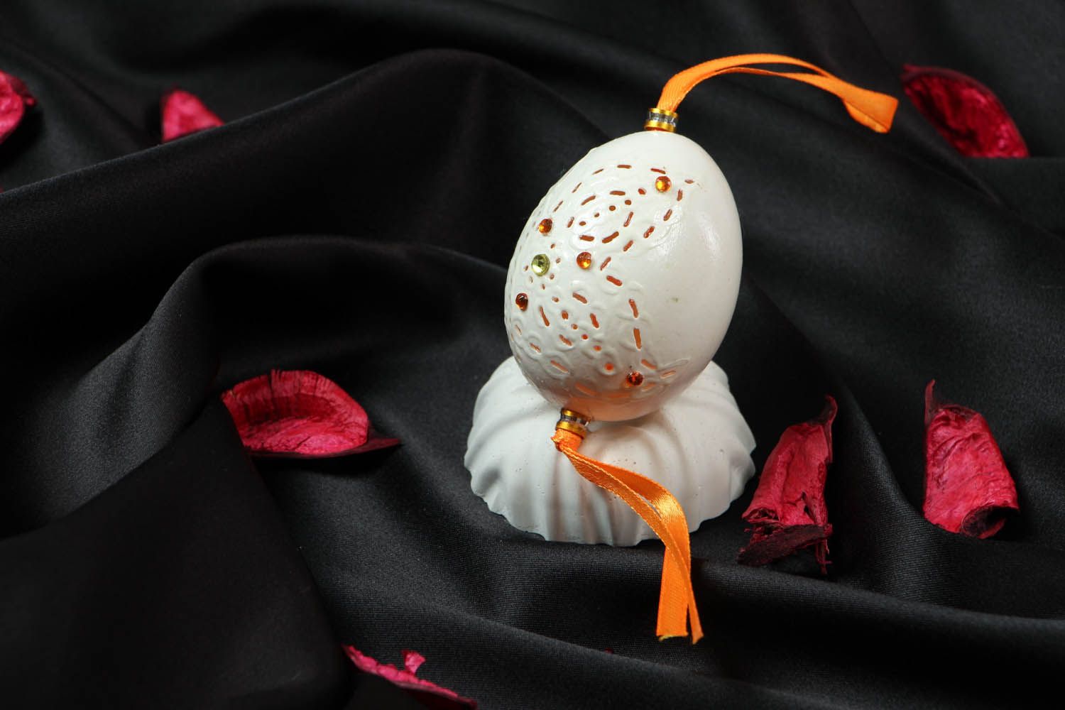 Egg decorated using decoupage technique photo 5