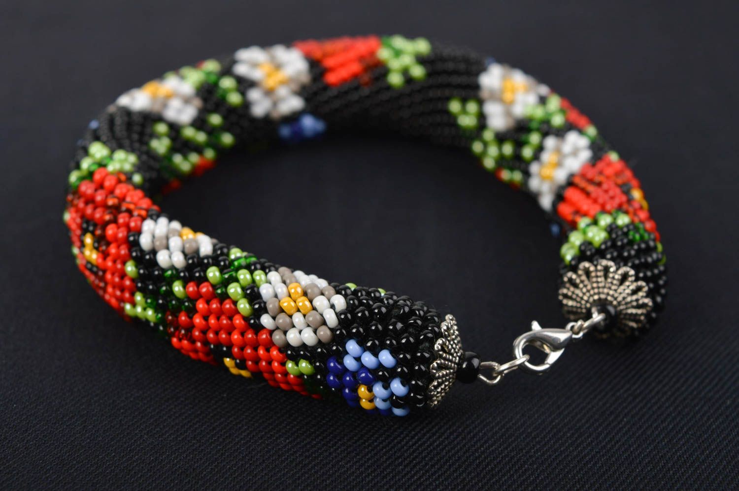 Bracelet perles rocaille Bijou fait main noir motif multicolore Accessoire femme photo 1