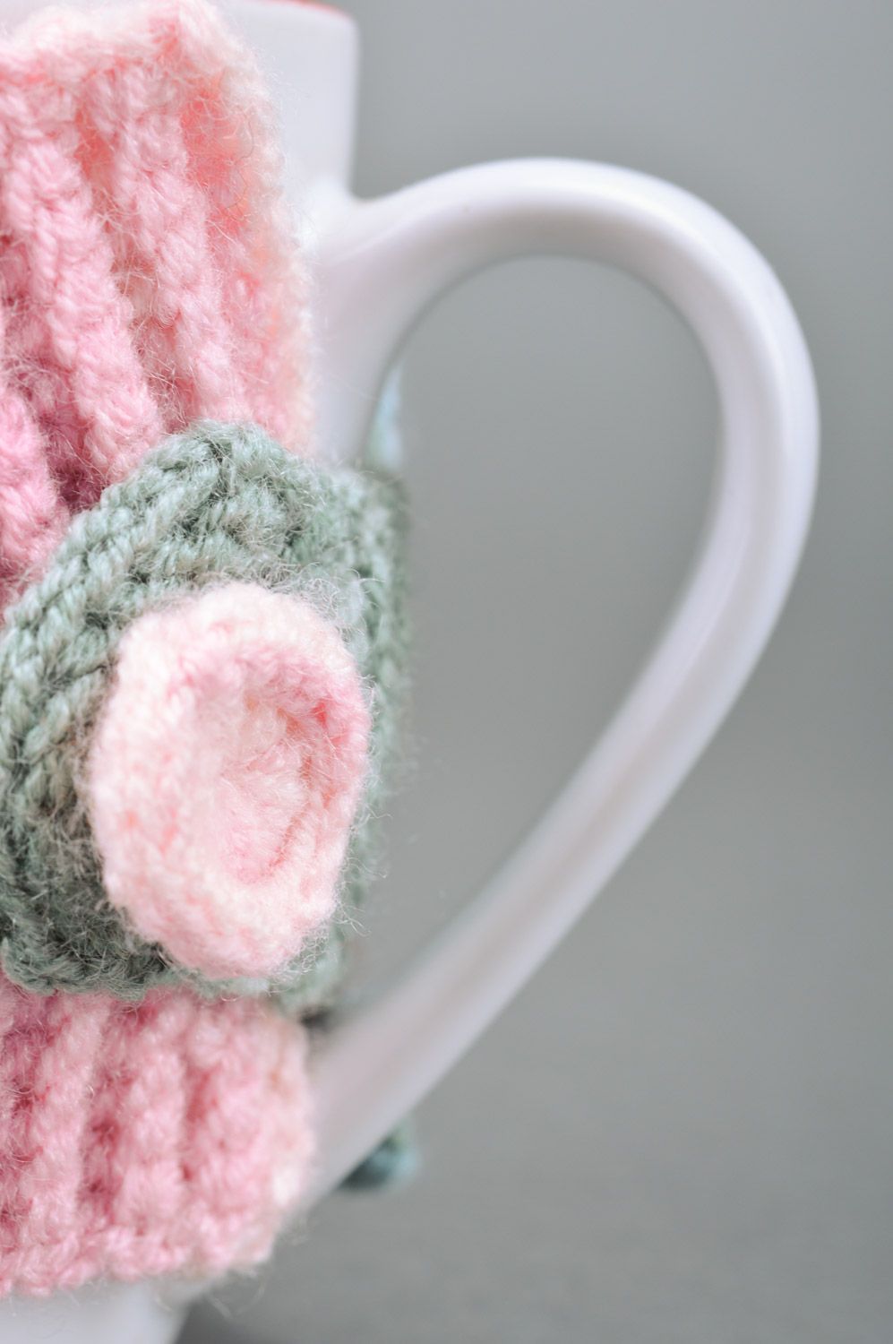 Tasse blanche et rouge avec couvre-tasse en laine au crochet faite main cadeau photo 4