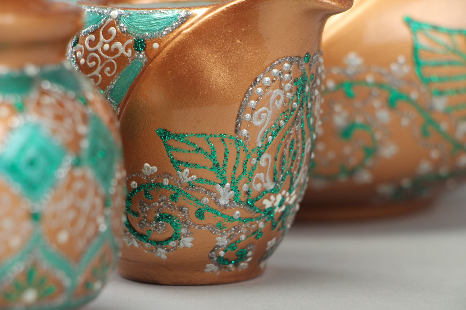 Conjunto de vajilla cerámica artesanal de tres objetos pintura a mano tetera azucarera lechera  foto 3