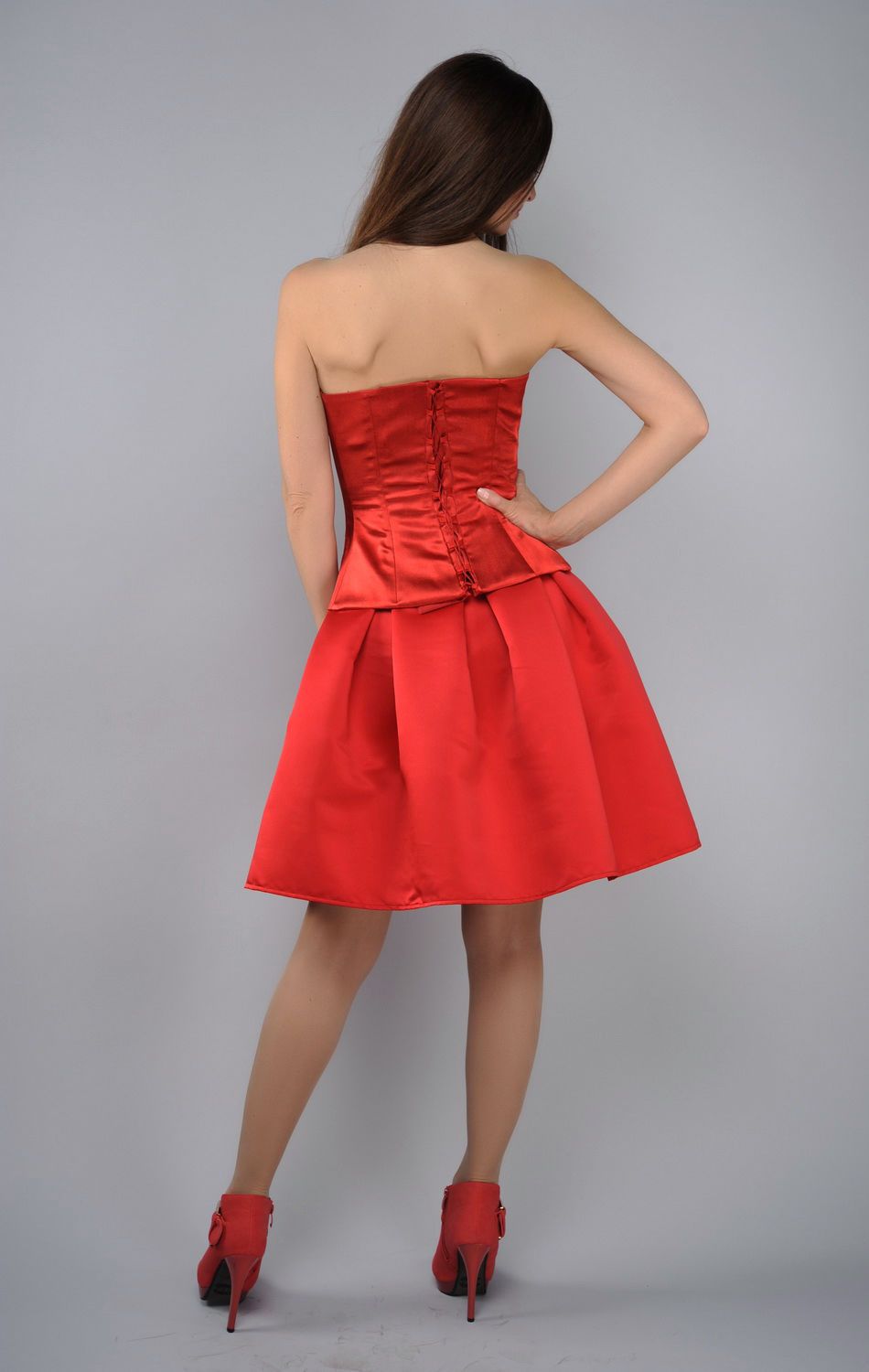 Robe corset rouge en style ethnique  photo 3