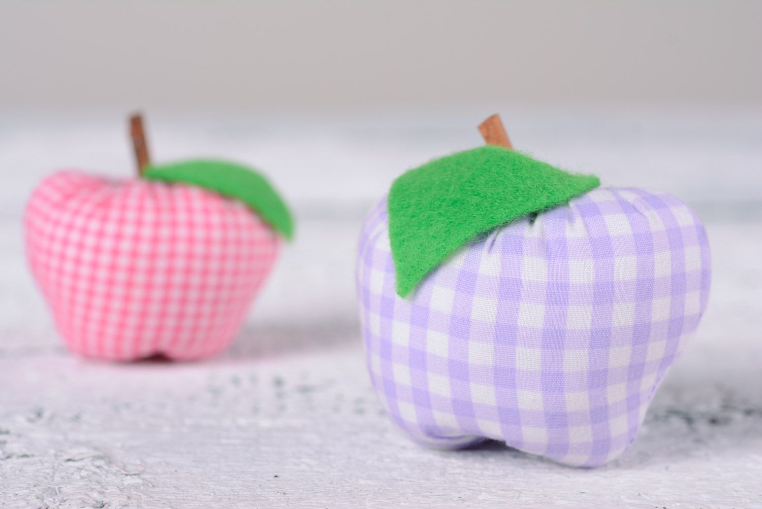 Handmade small interior soft toy apple sewn of checkered fabric with felt leaf photo 5