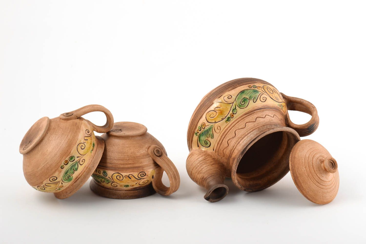 Italian style ceramic set of tea kettle and two teacups photo 2