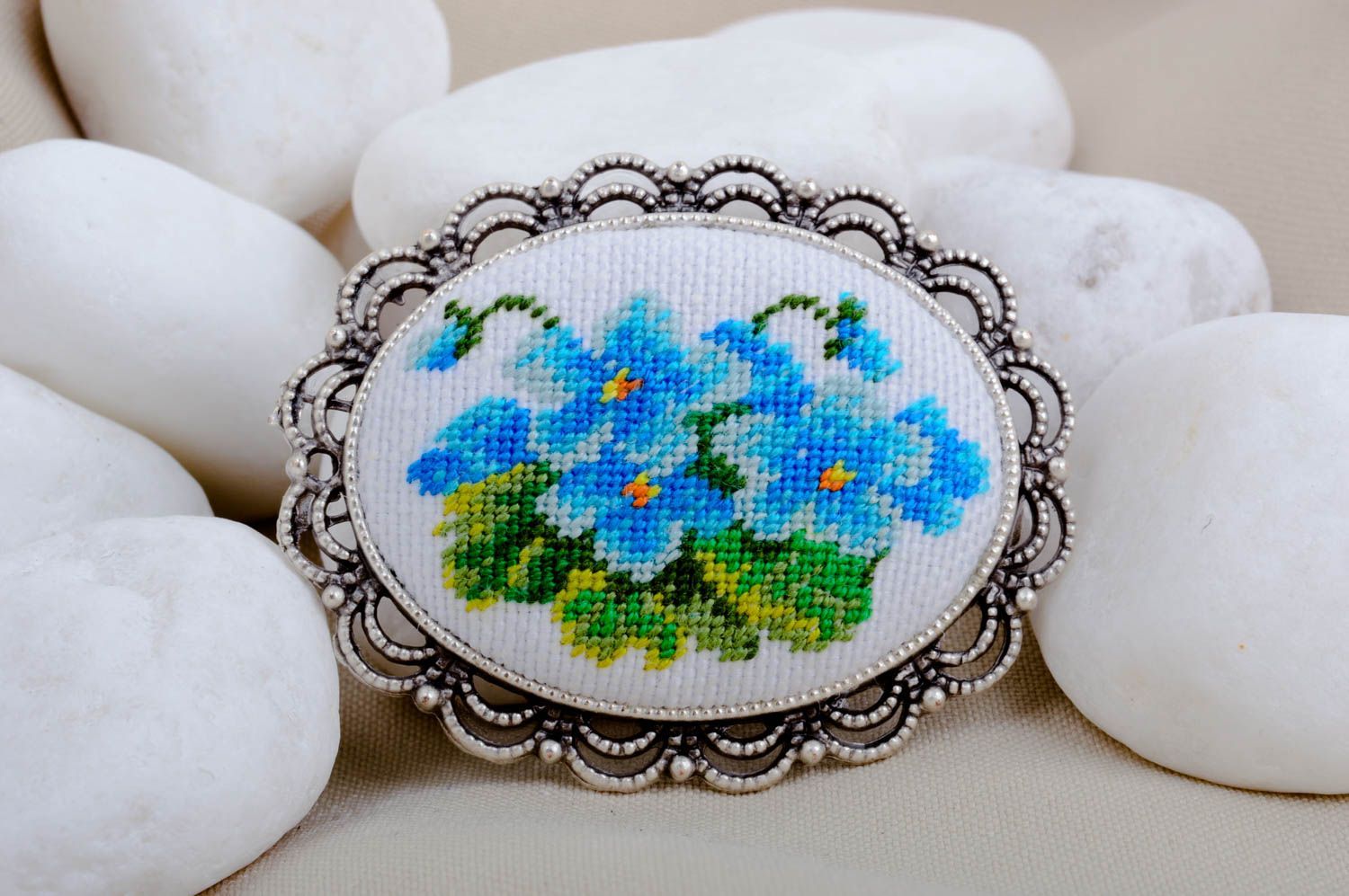 Handmade embroidered brooch jewelry in vintage style stylish cute brooch  photo 1
